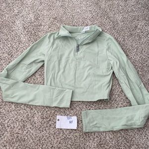 Balance athletica venture crop